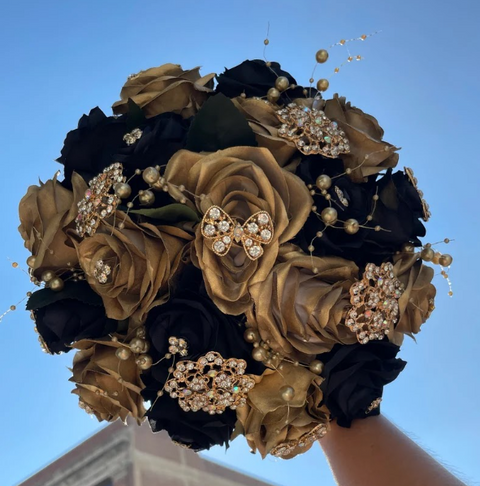 Quinceañera Bouquet in Black and Gold