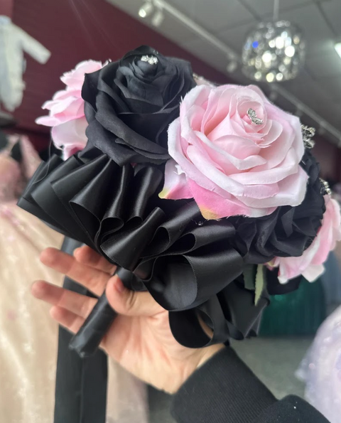 Quinceañera Bouquet in Black and Pink