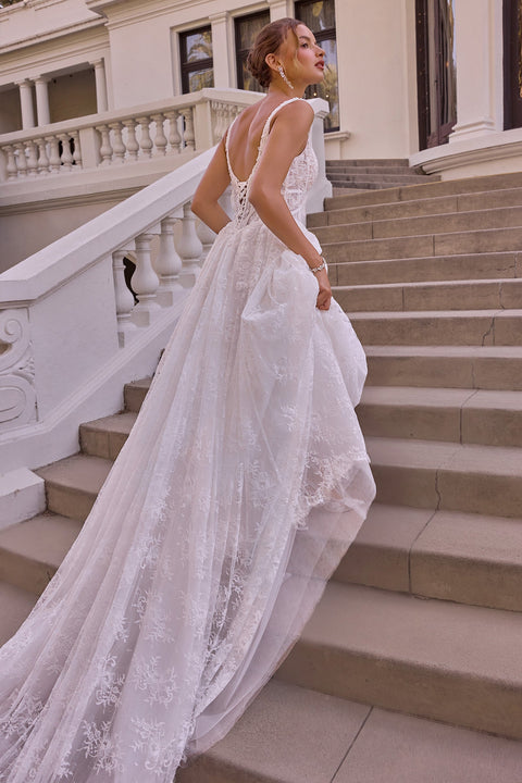 Ladivine WL073 lace sleeveless bridal gown — product view