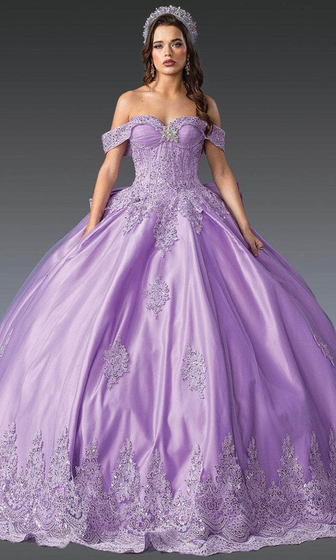 Dancing Queen 1913 - Embroidered Applique Sweetheart Gown
