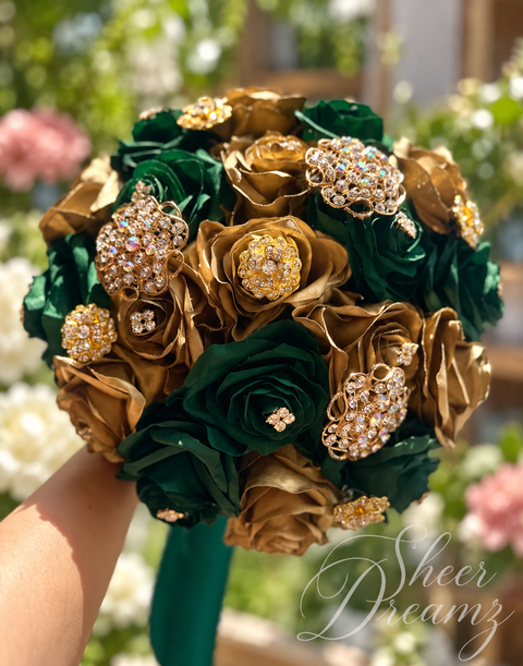 Emerald Green and Gold quinceañera bouquet, natural view 1, Sheer Dreamz