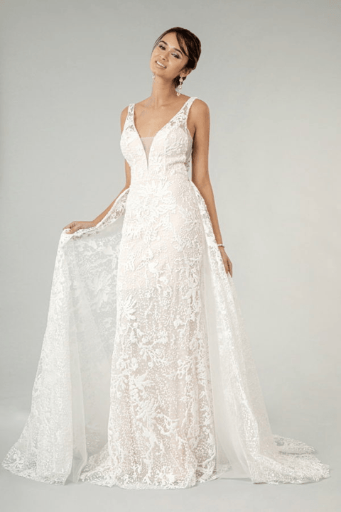 Ivory Elizabeth K Gl1903: Fitted Wedding Gown with Overskirt